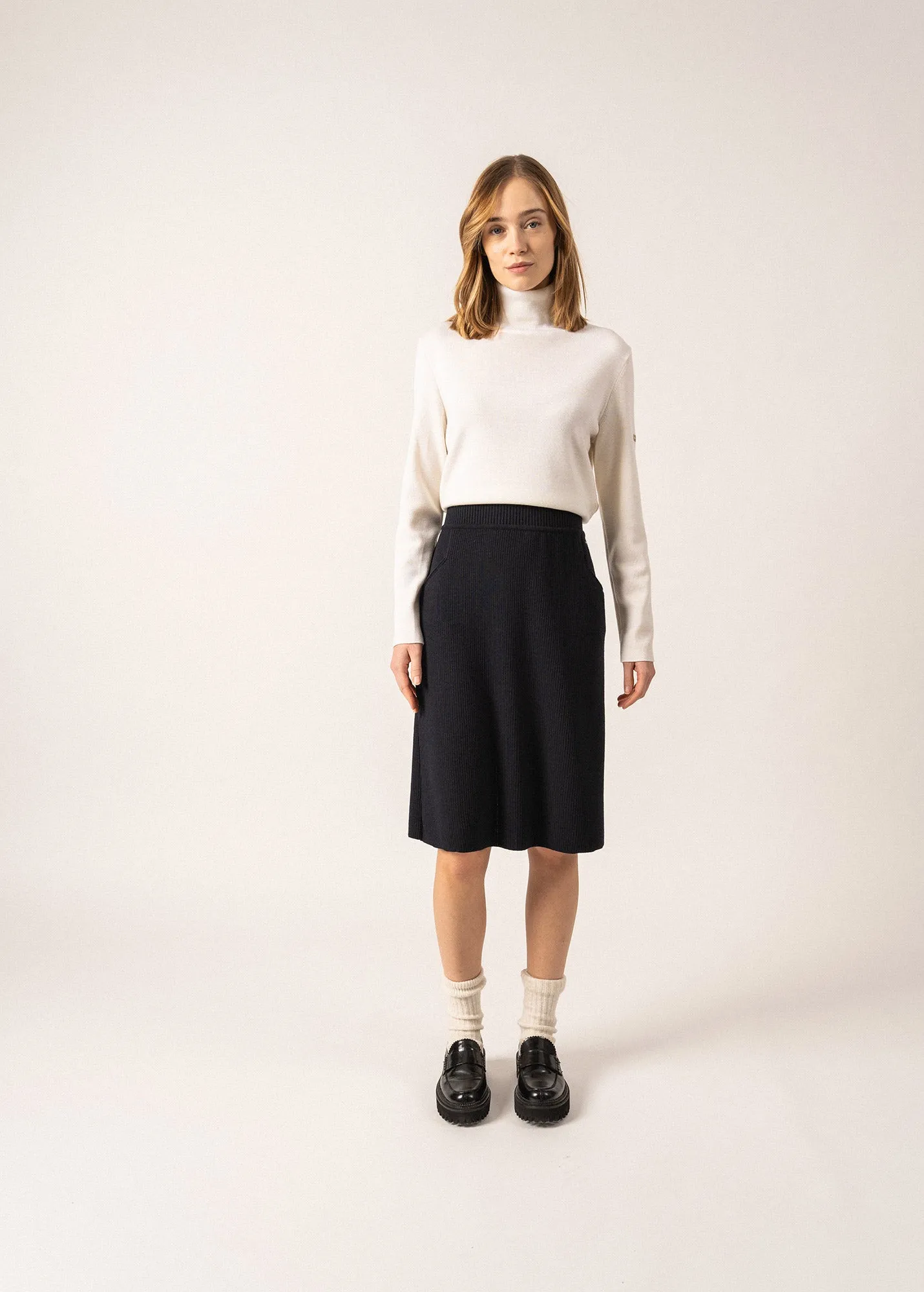 ARTIGUES - Wool Skirt with Pockets and Back Slit (NAVY)