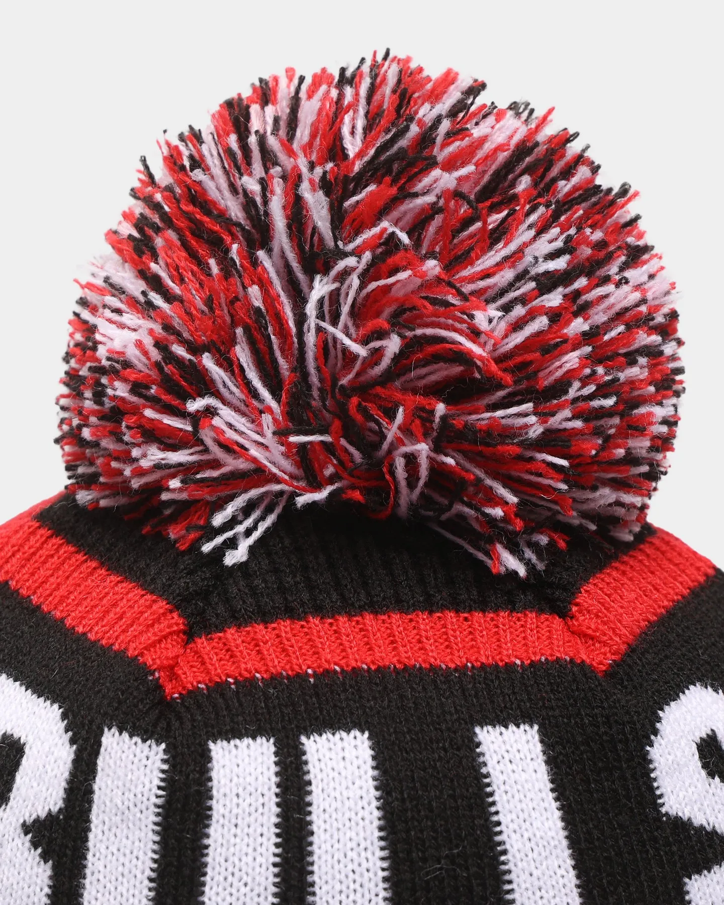 New Era Kids' Chicago Bulls Pom Waffle Knit Beanie Original Team Colours