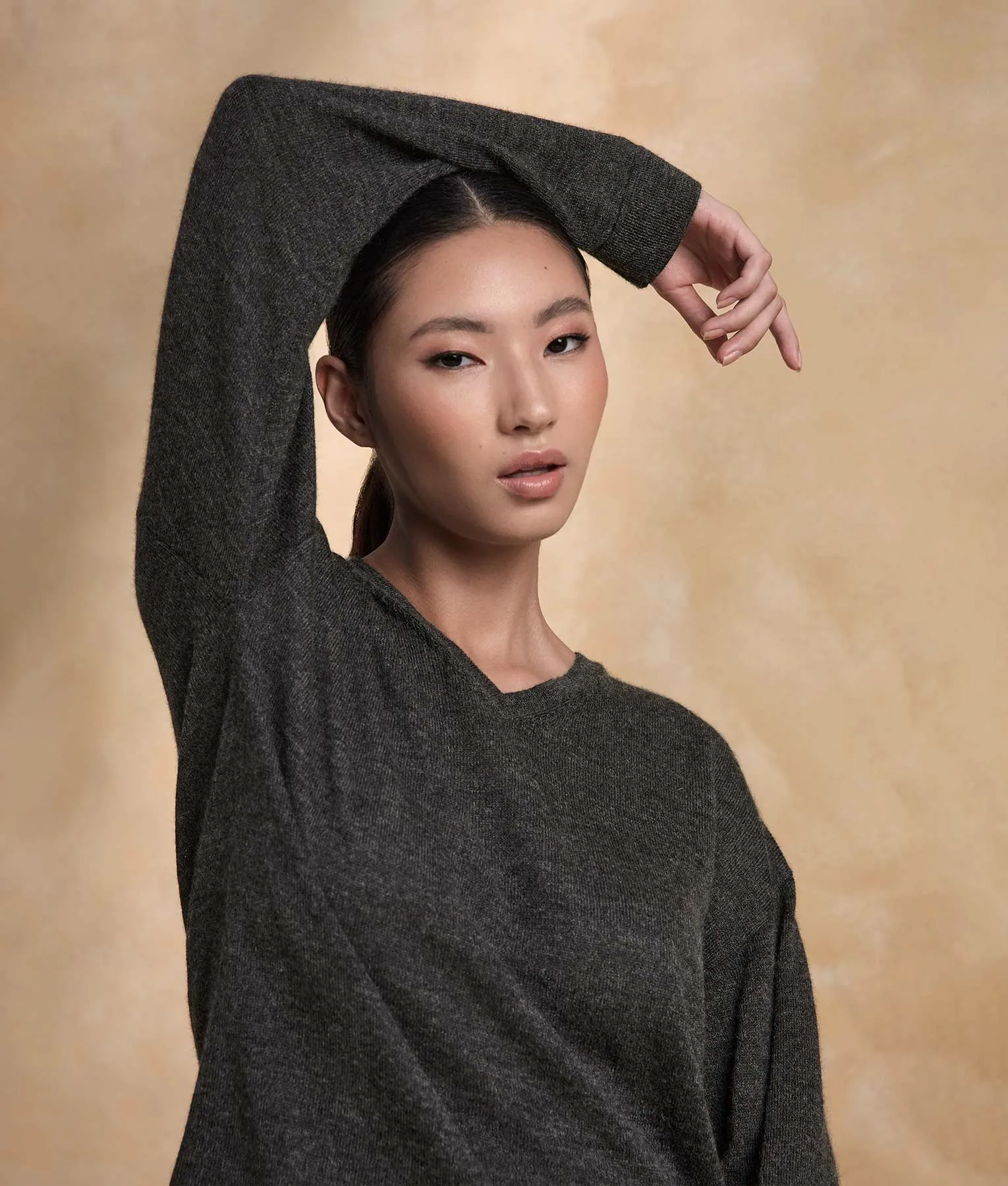 Premium Alpaca Basic Vee Sweater gray