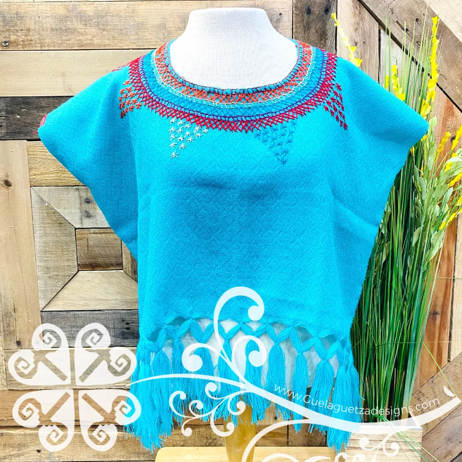 Small Women Embroider Top de Chal